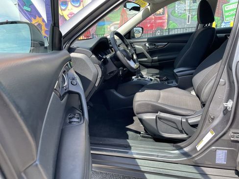 Used 2018 Nissan Rogue S AWD/4WD image 14
