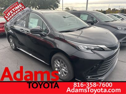 New 2025 Toyota Sienna XLE
