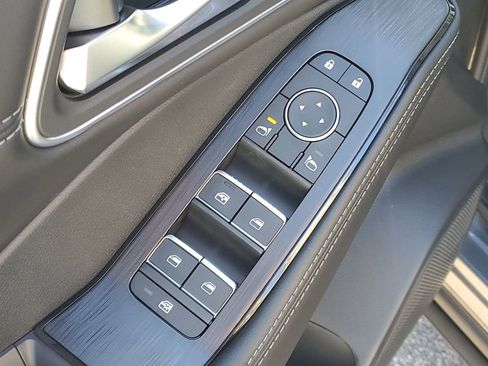 New 2026 Nissan Rogue Platinum image 10