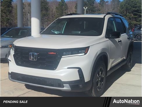 New 2025 Honda Pilot TrailSport image 1