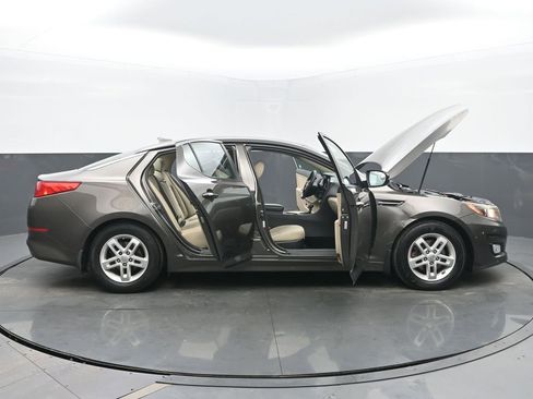 Used 2015 Kia Optima LX image 56