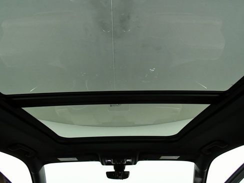 Used 2021 Chevrolet Tahoe High Country w/ Premium Package image 22