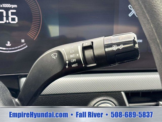 Used 2025 Hyundai Sonata SE FWD image 28