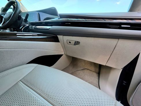 Used 2021 Cadillac Escalade Premium Luxury Platinum AWD/4WD image 92