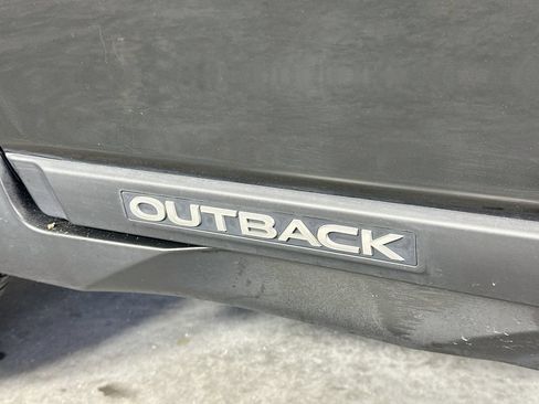 Used 2019 Subaru Outback 2.5i Limited AWD/4WD image 28