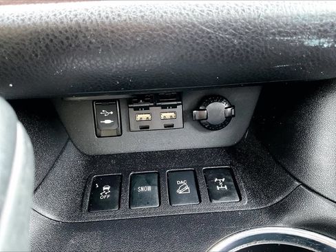 Used 2019 Toyota Highlander XLE AWD/4WD image 20