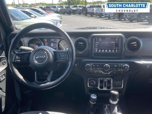 Used 2018 Jeep Wrangler Unlimited Sport S AWD/4WD image 3
