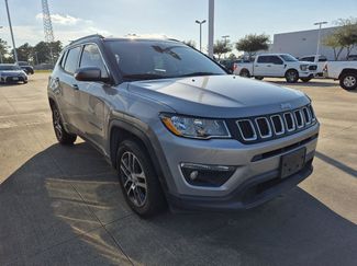 Used 2018 Jeep Compass Latitude w/ Popular Equipment Group image 1