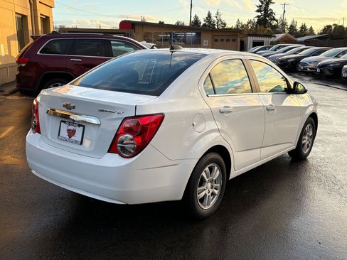 Used 2016 Chevrolet Sonic LT image 7