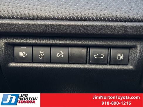 Used 2025 Toyota Camry SE image 22