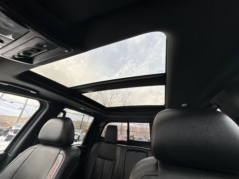 Used 2021 Nissan Titan PRO-4X w/ Pro-4x Convenience Package image 19