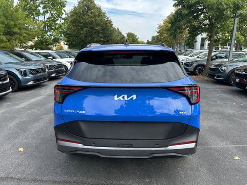 New 2026 Kia Sportage EX w/ EX Panorama Roof Package image 6