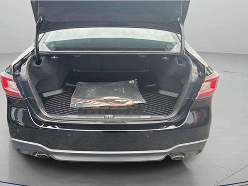 Used 2022 Subaru Legacy Touring XT image 21