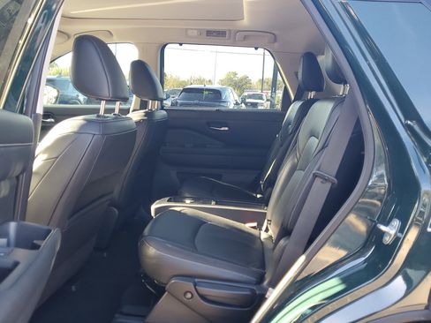 Used 2022 Nissan Pathfinder SL w/ SL Premium Package image 13