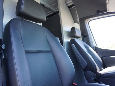 Used 2022 Mercedes-Benz Sprinter 2500 image 16