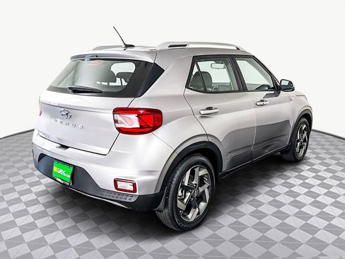 Used 2024 Hyundai Venue SEL image 8