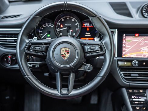 Certified 2023 Porsche Macan Turbo AWD/4WD image 13