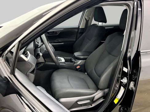 Used 2023 Toyota RAV4 LE FWD image 8