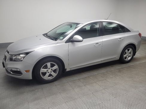 Used 2016 Chevrolet Cruze LT FWD image 2