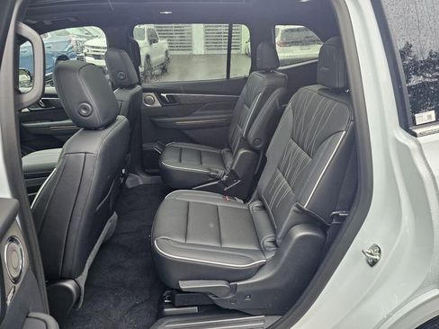 New 2026 Buick Enclave Avenir w/ Super Cruise Package image 17