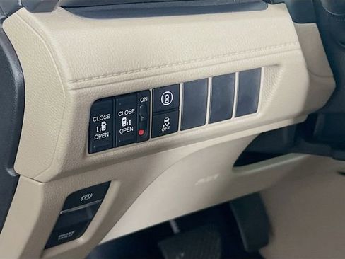 Used 2022 Honda Odyssey EX image 12
