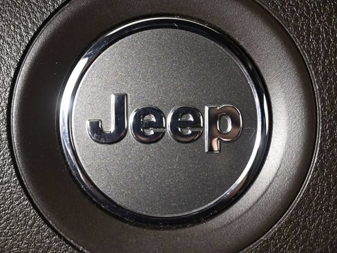 Used 2016 Jeep Grand Cherokee Summit AWD/4WD image 37