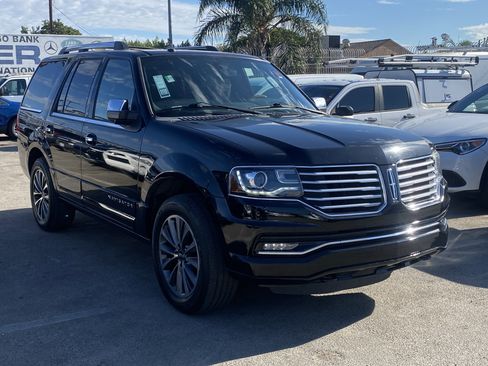 Used 2016 Lincoln Navigator Select image 8