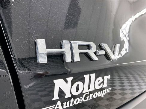 Used 2025 Honda HR-V LX image 8