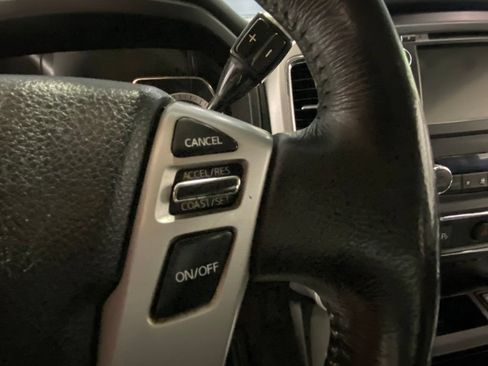 Used 2019 Nissan Titan SV w/ SV Convenience Package AWD/4WD image 34