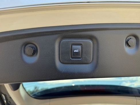 Used 2019 INFINITI QX60 Luxe w/ Essential Package image 28