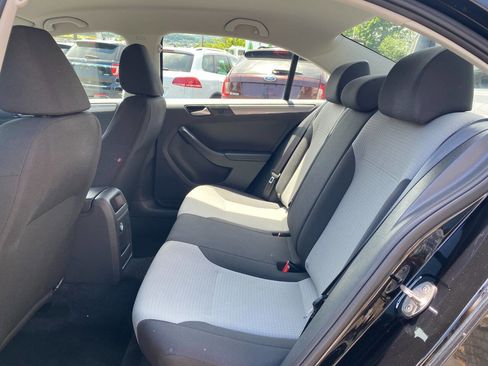 Used 2018 Volkswagen Jetta S FWD image 19