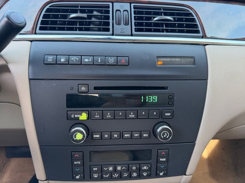 Used 2009 Buick LaCrosse CXL image 29