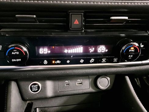 Used 2023 Nissan Rogue SL image 33