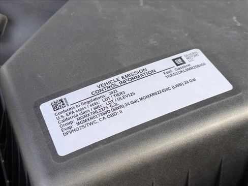 Used 2021 GMC Yukon Denali w/ Denali Premium Package image 25