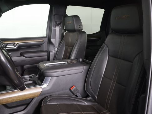 Used 2022 Chevrolet Silverado 1500 High Country w/ High Country Premium Package AWD/4WD image 31