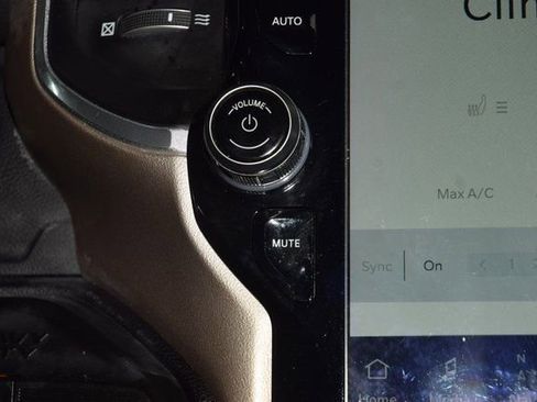 Used 2022 RAM 5500 Laramie image 29