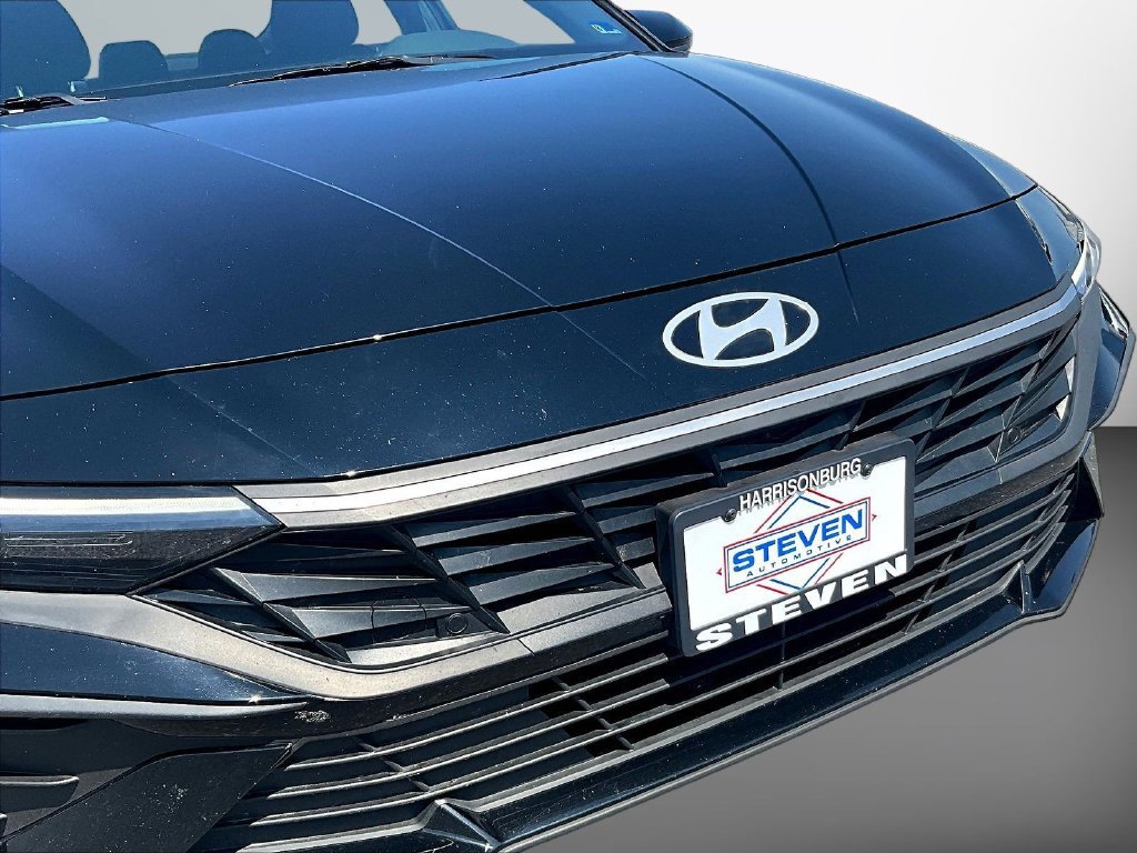 Certified 2025 Hyundai Elantra Sport FWD image 31