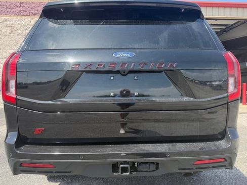 Used 2025 Ford Expedition Active AWD/4WD image 7