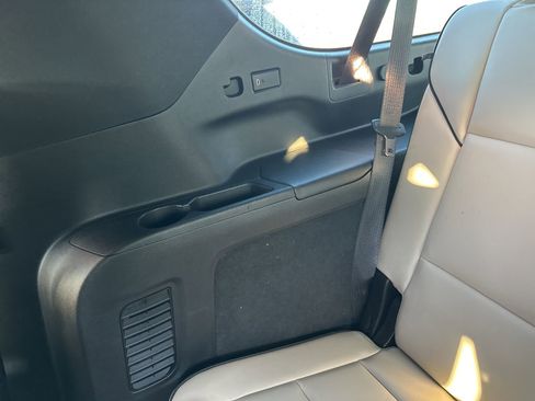 Used 2021 Cadillac Escalade ESV Sport w/ Driver Assist Tech Package image 28