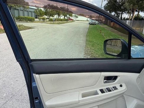 Used 2014 Subaru Crosstrek 2.0i Premium image 16