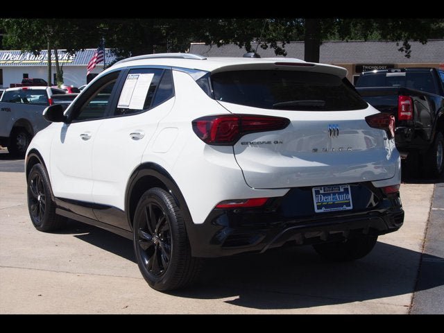 Used 2024 Buick Encore GX Sport Touring FWD image 3