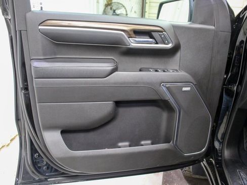 Used 2022 Chevrolet Silverado 1500 LT Trail Boss image 7