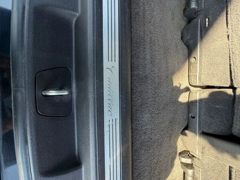 Used 2010 Cadillac Escalade Luxury image 50