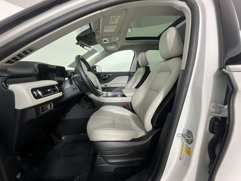 Used 2025 Lincoln Aviator 2WD w/ Equipment Group 101A image 16