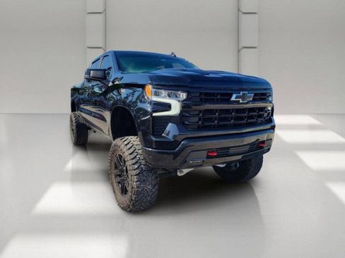 Used 2024 Chevrolet Silverado 1500 LT Trail Boss w/ Convenience Package II AWD/4WD image 3