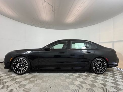 New 2026 BMW 740i xDrive w/ Premium Package AWD/4WD image 4