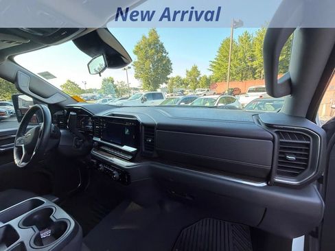 Used 2024 Chevrolet Silverado 2500 LT w/ Convenience Package AWD/4WD image 4