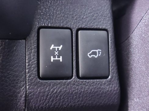 Used 2017 Toyota RAV4 SE AWD/4WD image 11