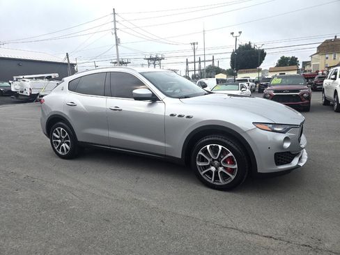 Used 2017 Maserati Levante S AWD/4WD image 6