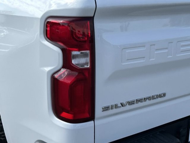 Used 2023 Chevrolet Silverado 1500 RST w/ Z71 Off-Road Package AWD/4WD image 11